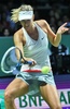 女子テニス、WTAツアー選手権（BNP Paribas WTA Championships - Singapore 2014）4日目。リターンを狙うマリア・シャラポワ（Maria Sharapova、2014年10月23日撮影）。(c)AFP/ROSLAN RAHMAN