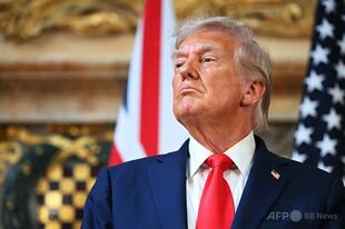 トランプ氏、台湾への軍事支援パッケージを承認せず 報道