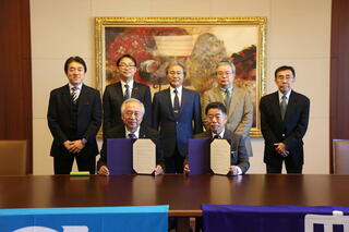 明治大学と福島県新地町が連携協定を締結します 明治大学と福島県新地町が連携協定を締結します