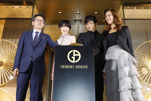 Giorgio Armani ストール 銀座アルマーニタワーで購入　未使用 アルマーニ / 銀座タワー」リニューアル、西島秀俊と宮﨑あおい登場