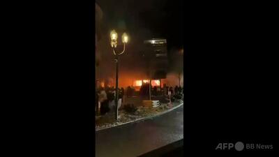 新年を祝うスイスのスキーリゾートで火災、約40人死亡