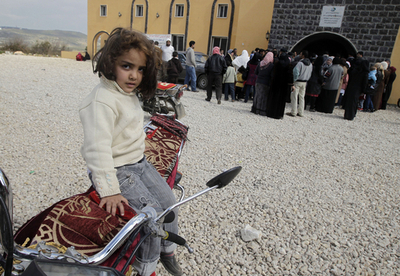 シリア・ホムスで「市民虐殺」、68人死亡 人権団体発表