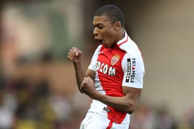 モナコが首位キープ、新星エムバペはリーグ2桁得点に到達