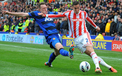 マンチェスター・ユナイテッド、ストークに完勝しタイトルに前進