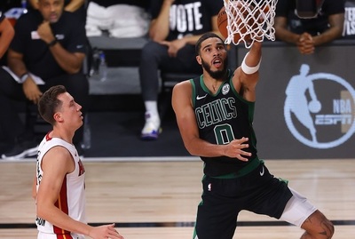 セルティックスがヒートに逆転勝ち、土壇場で踏みとどまる