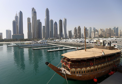 ドバイ、世界最大の屋内スキー場建設へ