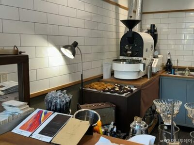 ウォン安とコーヒー豆価格に苦味…胃が痛む韓国のカフェ店主たち