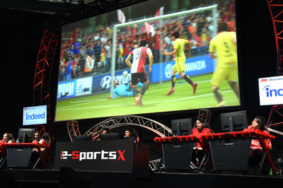 最新ゲーム勢ぞろい、eスポーツの国際親善試合も　東京ゲームショウ2018