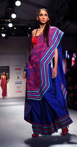 ＜インド・リゾートウェア・ファッションウィーク＞Riddhi ＆ Siddhiら