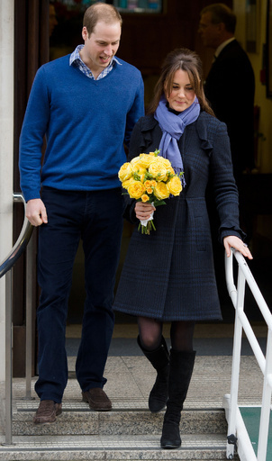 英国のキャサリン妃、笑顔で退院