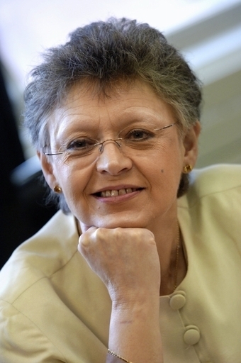 ノーベル医学生理学賞、独仏の3氏に