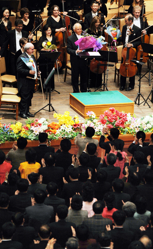 「音楽外交」は任務完了　公演後のNYフィル音楽監督語る