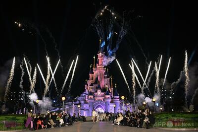 児童婚の疑いで通報、ディズニーランド貸し切りイベントと判明 フランス