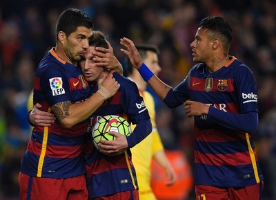 スアレスの2戦連続4得点でバルサが首位守る、レアルはベイルの2発で逆転勝利