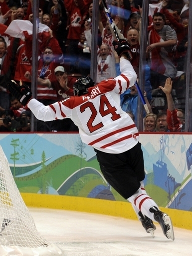 アイスホッケー男子 カナダが4強入り、バンクーバー冬季五輪