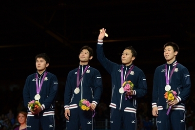 日本がフェンシング男子フルーレ団体で銀メダル獲得