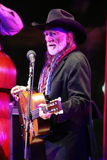 ウィリー・ネルソンがウィントン・マルサリスと共にコンサートを開催 - 米国