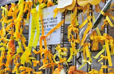 韓国沈没船、生還した生徒たちが学校に復帰