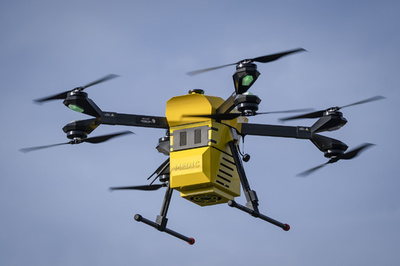 輸血用血液や薬剤を運搬、医療用ドローンを試験飛行 ポーランド