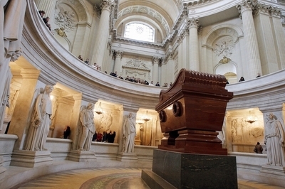 ナポレオンが履いていた絹のブリーフ、競売へ