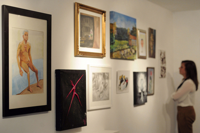 車内に忘れられた絵の展覧会、ロンドン