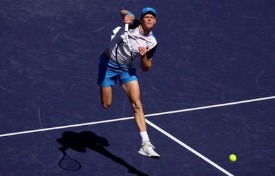 好調シナーが初戦突破 コキナキスに快勝 BNPパリバOP