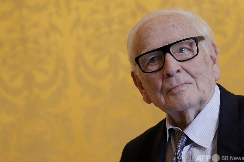 仏デザイナー、ピエール・カルダン氏 パリで埋葬