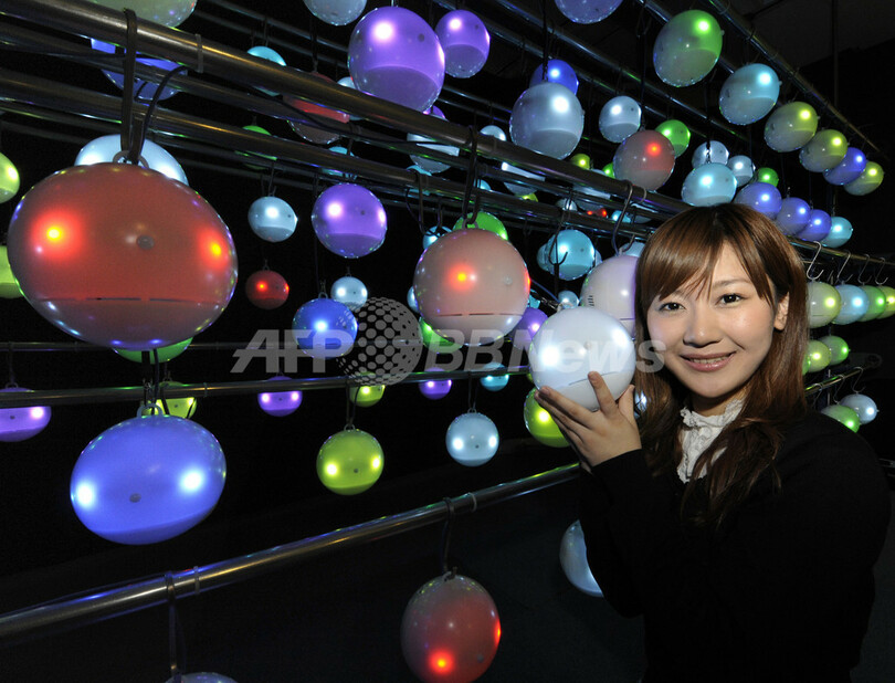 花粉シーズンに立ち向かう、5色の花粉計測器「ポールンロボ」