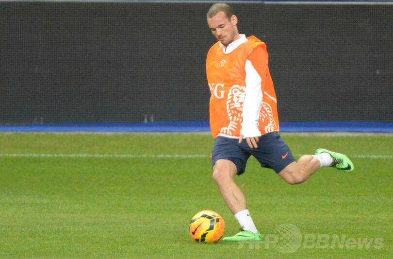 オランダがフランス戦へ向けて最終調整、サッカー親善試合