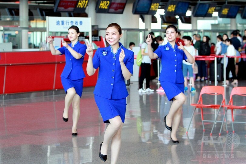 天津空港 職員の新しい制服お披露目 写真5枚 国際ニュース Afpbb News