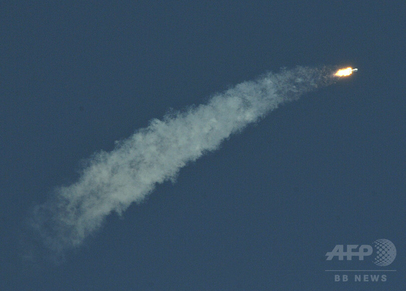 スペースXの再利用ロケット、打ち上げ成功 「宇宙飛行の革命」