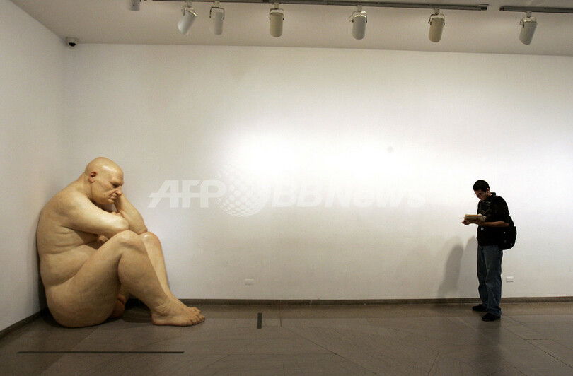 ロン・ミュエクの作品展がNYで開催中 - 米国