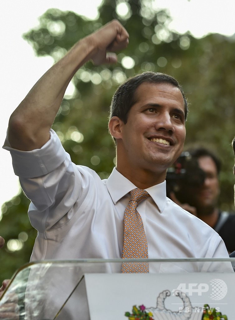 ベネズエラ、野党指導者グアイド氏の議員特権剥奪へ 最高裁が指示