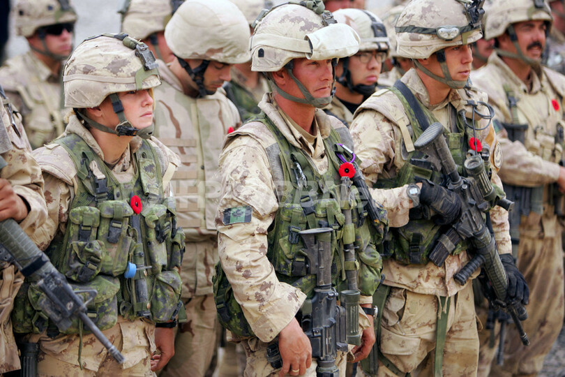 カナダ軍、アフガン駐留を2011年まで延長、NATOの協力が条件