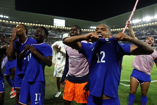フランス アルゼンチンに辛勝で4強入り パリ五輪サッカー男子 写真5枚