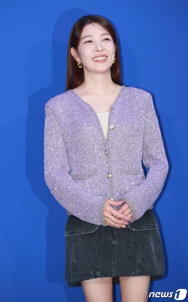 ここが私の居場所なのか？何度も悩んだ」…韓国歌手BoA“酩酊ライブ配信