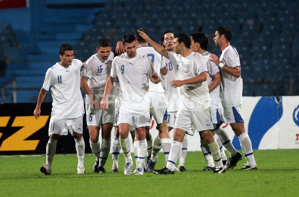 サッカー 欧州選手権08 予選 イスラエル マケドニアを降し予選を4位で終える 写真6枚 国際ニュース Afpbb News