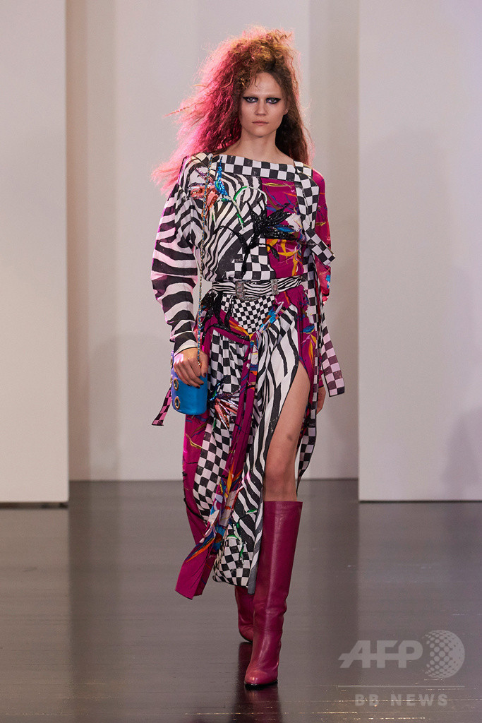 「マーク ジェイコブス」2017年リゾートコレクション