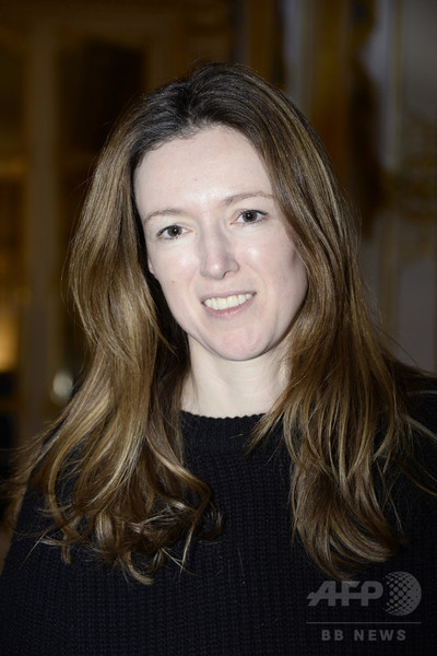 「クロエ」アーティスト支援団体とコラボ、限定アイテム発売