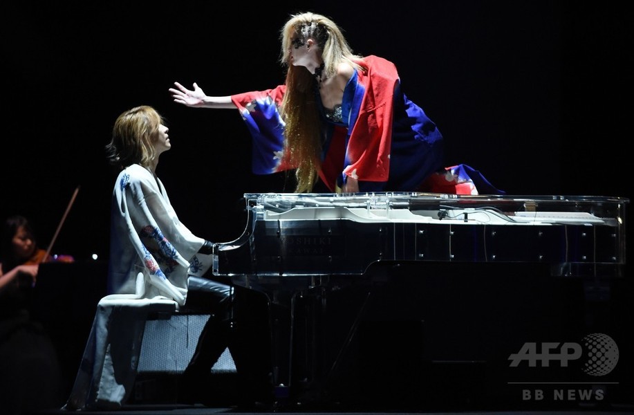 ロックをイメージした「着物」登場、Yoshikiデザイン 東京ファッションウィーク