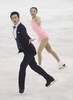 14-15フィギュアスケートグランプリ（GP）シリーズ第3戦、中国杯（ISU Grand Prix of Figure Skating Cup of China 2014）、ペア・フリースケーティング（FS）。演技に臨む王雪涵（Wang Xuehan）/王磊（Wang Lei）組（2014年11月8日撮影）。(c)AFP
