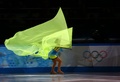 ソチ冬季五輪、フィギュアスケート・エキシビションの演技に臨むアデリナ・ソトニコワ（Adelina Sotnikova、2014年2月22日撮影）。(c)AFP/ADRIAN DENNIS
