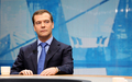 ロシア・モスクワ（Moscow）で、テレビで生中継された国営テレビ局トップらとの会合に登場したドミトリー・メドベージェフ（Dmitry Medvedev）露大統領（2010年12月24日撮影）。(c)AFP/RIA-NOVOSTI/KREMLIN POOL/MIKHAIL KLIMENTYEV