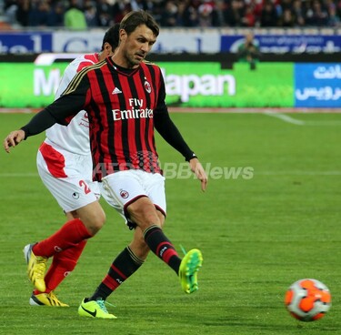 元ACミランの名選手がイランで親善試合、マルディーニ氏らが参加 写真