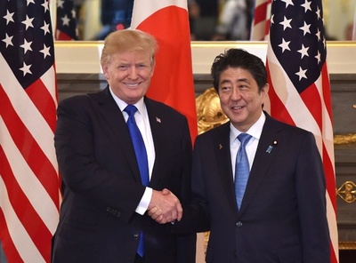 トランプ米大統領、迎賓館で安倍首相と首脳会談