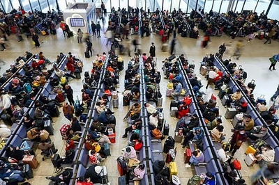 中国 春節帰省ラッシュがピークに 新たなトレンドは「逆方向移動」