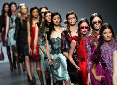 ＜12/13年秋冬マドリード・コレクション＞ヴィクトリオ アンド ルッキーノら新作発表