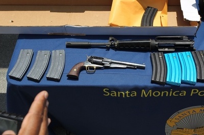 米カリフォルニア銃乱射事件の容疑者は元大学生、警察発表