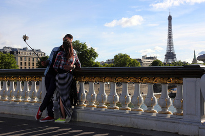 スマホ泥棒、自撮りであっさり逮捕 フランス