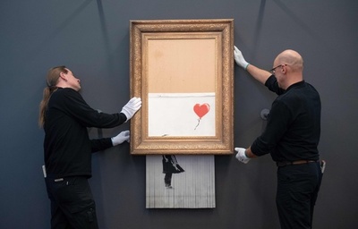 細断されたバンクシー作品、独美術館で展示 シュレッダーは「動作しない状態」